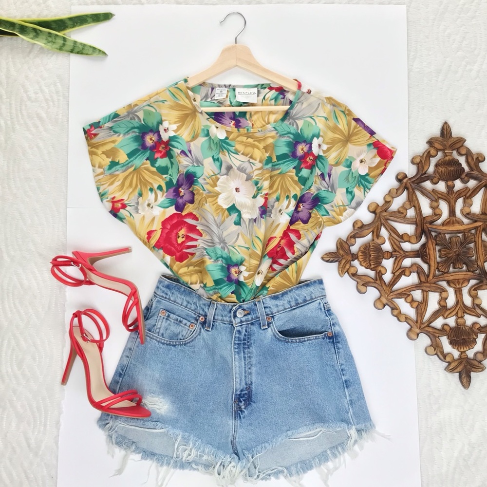 ▪️V͎I͎N͎T͎A͎G͎E͎▪️ TROPICAL FLORAL BLOUSE 🌺🌸🌴